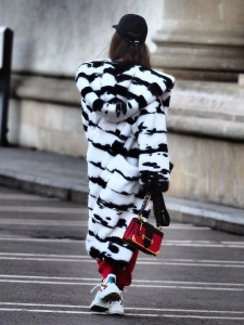 Casual contrasting faux fur hooded coat