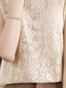 Elegant lace short-sleeved T-shirt