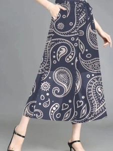 Elegant printed trousers