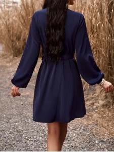 Elegant V-neck long sleeved dress