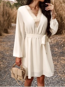 Elegant V-neck long sleeved dress
