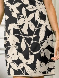 Simple elegant print dress with small flying sleeves