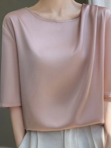 Simple satin shirt with crew neck pull-over