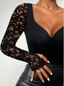 Spliced lace deep V-neck long sleeved T-shirt