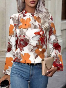 Stylish top with large painted flowers
