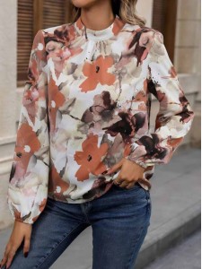 Stylish top with large painted flowers