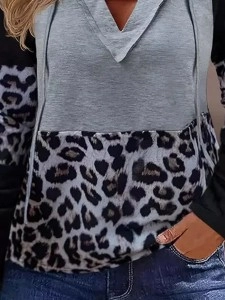 V-neck cross lace-up leopard print patchwork knit T-shirt