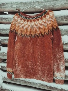 Vintage Contrast Wave Pattern Crew Neck Sweater
