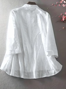 Vintage ladies position embroidered blouse blouse