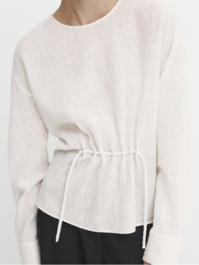 White crew neck pullover drawstring element shirt