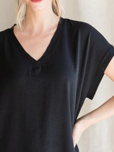 Women's V-neck everything simple black shirt