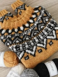 Women's vintage contrast sweater